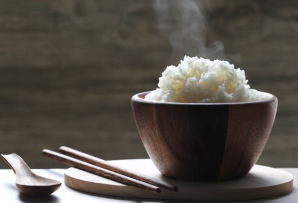 steaming hot rice 